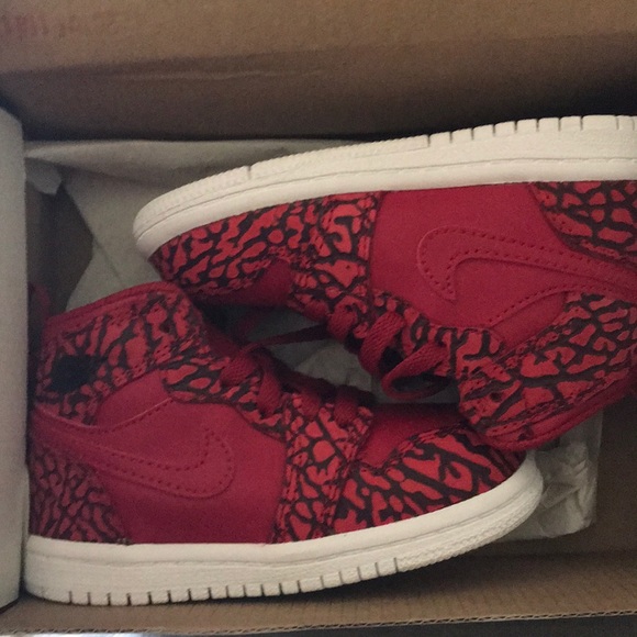 I am selling these two pair of shoes - Picture 1 of 2